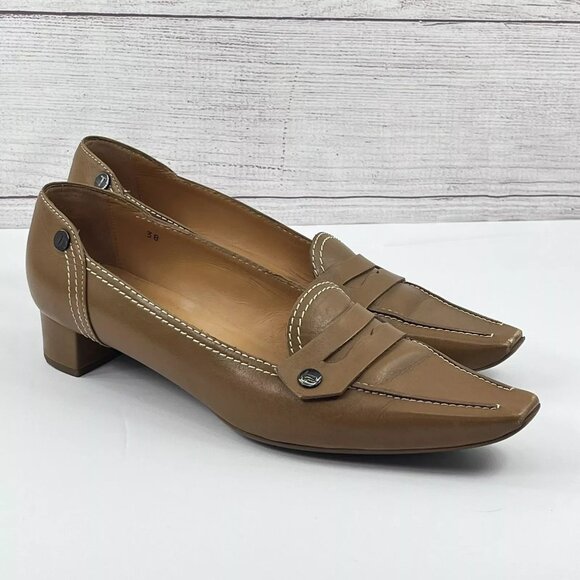 Tod's Women Sz 38 EU 7.5 US Leather Pointed Toe Low Heel Shoes Nude Tan Slip On - Picture 1 of 7